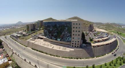 Centro Ejecutivo Punto Alto II: Suite 403 en Renta